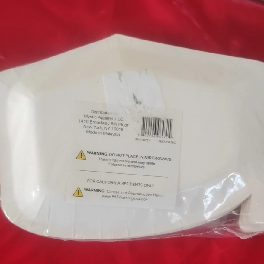 D-NWT Bows and Sparkles 'Congrats Grad' Black and Gold Disposable Napkin & Plate
